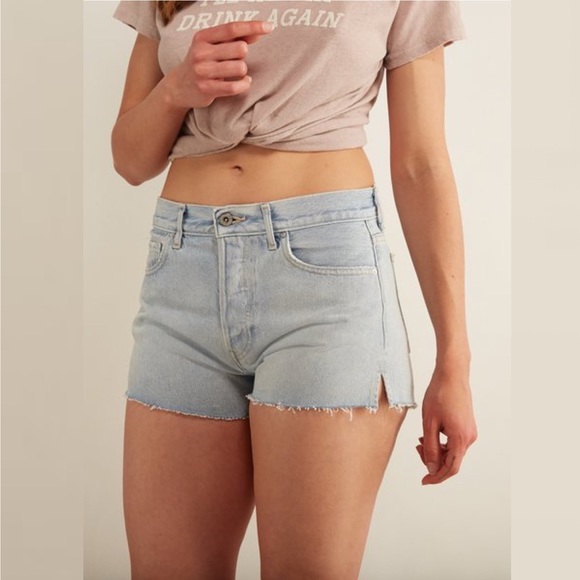 Levi’s Made & Crafted High Rise Cheeky Jean Shorts - Picture 3 of 6